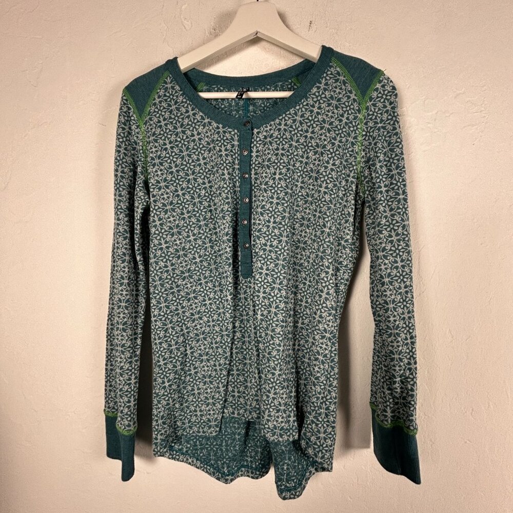 Kuhl Womens Green White Floral Button Henley Long Sleeve Top Medium Pullover